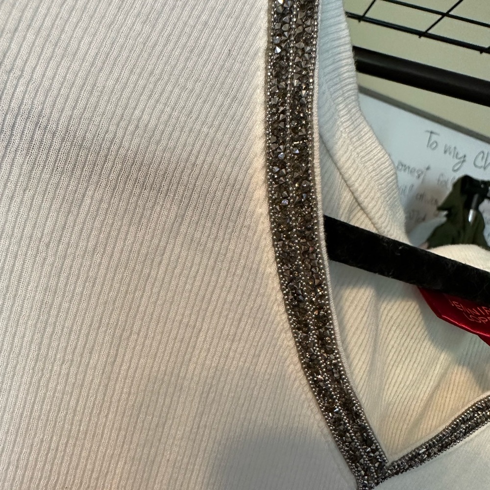 Women’s white shirt
